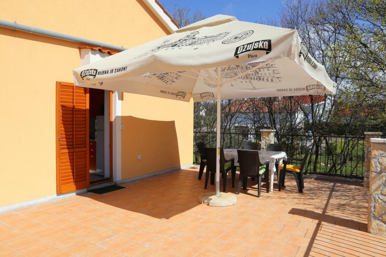 Apartments Laura Pinezići المظهر الخارجي الصورة